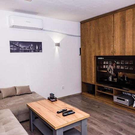 Апартаменти Luxure Apart Alex Софія Екстер'єр фото